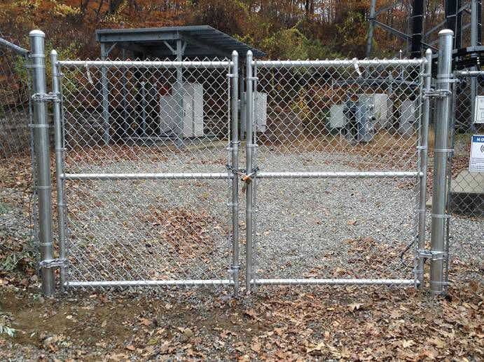Decorative chainlink fence